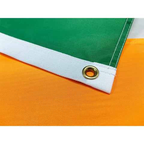 FLAGPARK Irish flag brass grommets for easy installation