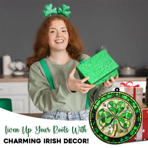 FLAGWIX Silver chain hanging keeps a timeless St Patrick's Day look.
