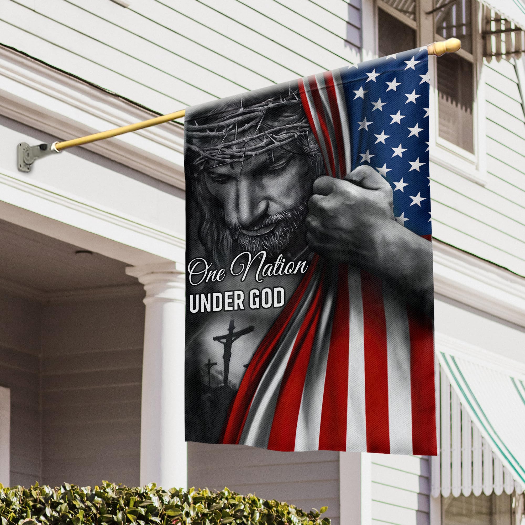 FLAGWIX UV fade-resistant flag keeps colors bright in sun