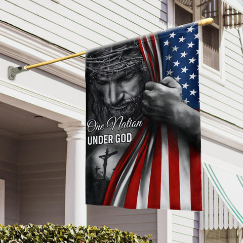 FLAGWIX UV fade-resistant flag keeps colors bright in sun