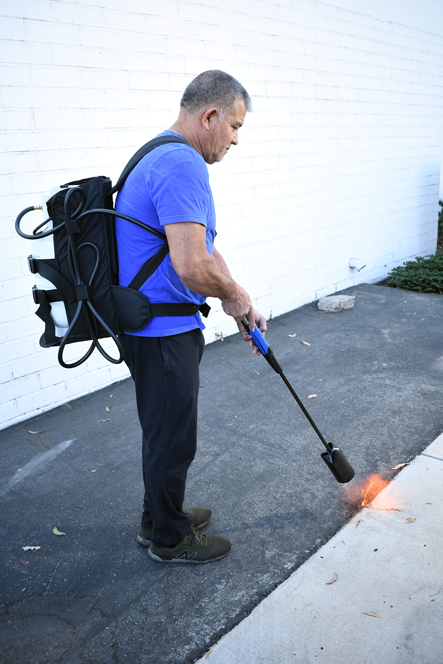 Flame King backpack fits 5lb or 10lb cylinders for versatile configurations.