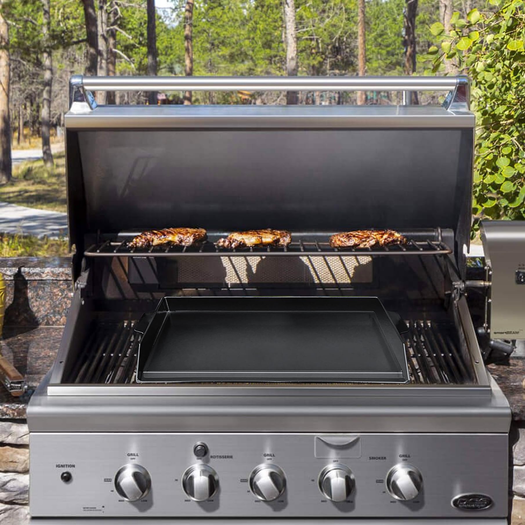 Raised edges prevent spills during flipping and searing