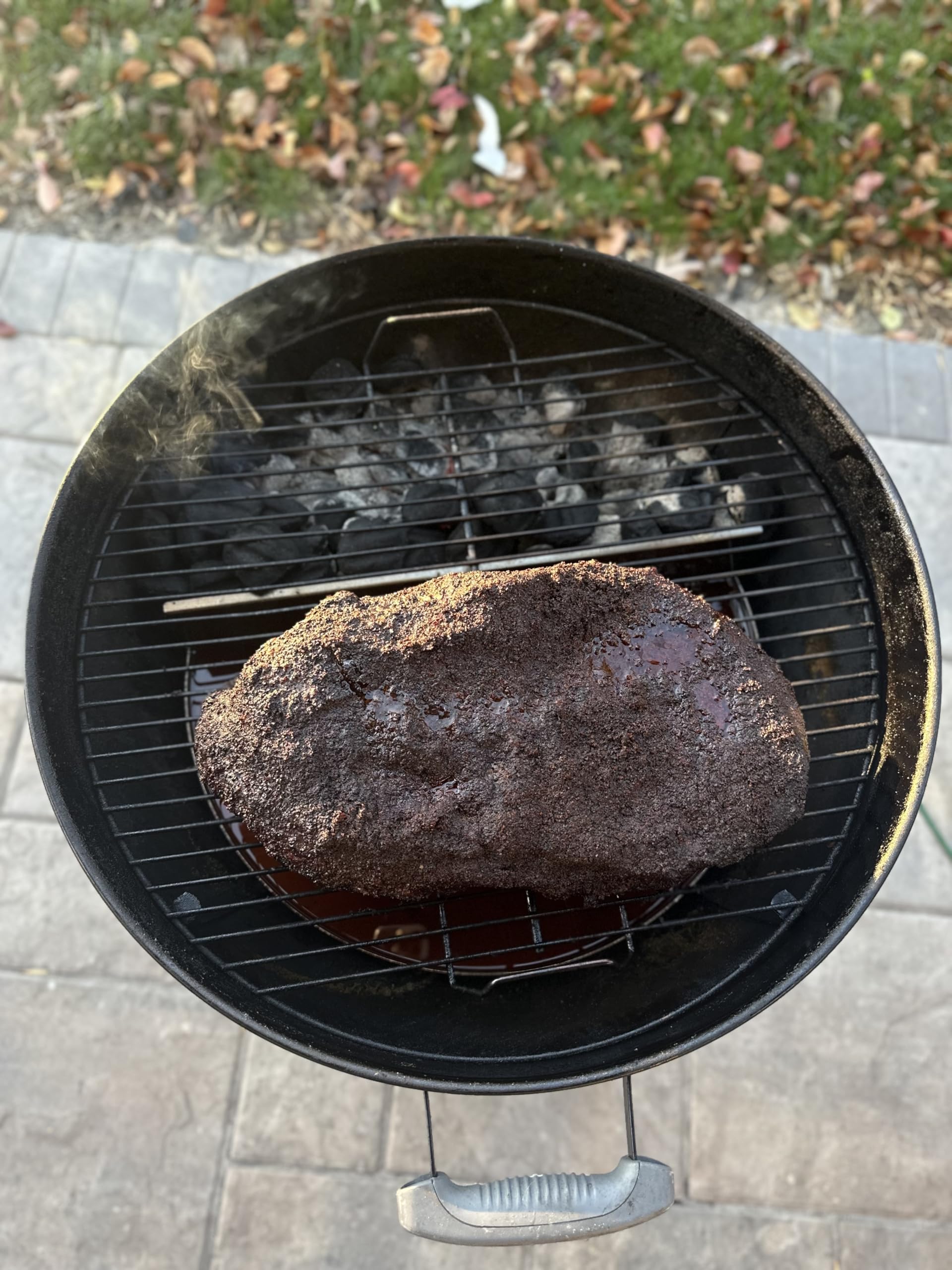 FlameTechGrills indirect-cooking-zone expands space for briskets and ribs.