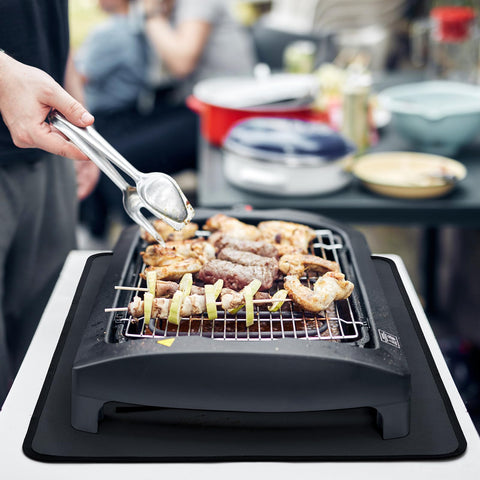 FLASLD heat-resistant grill table mat guards outdoor tabletop from heat