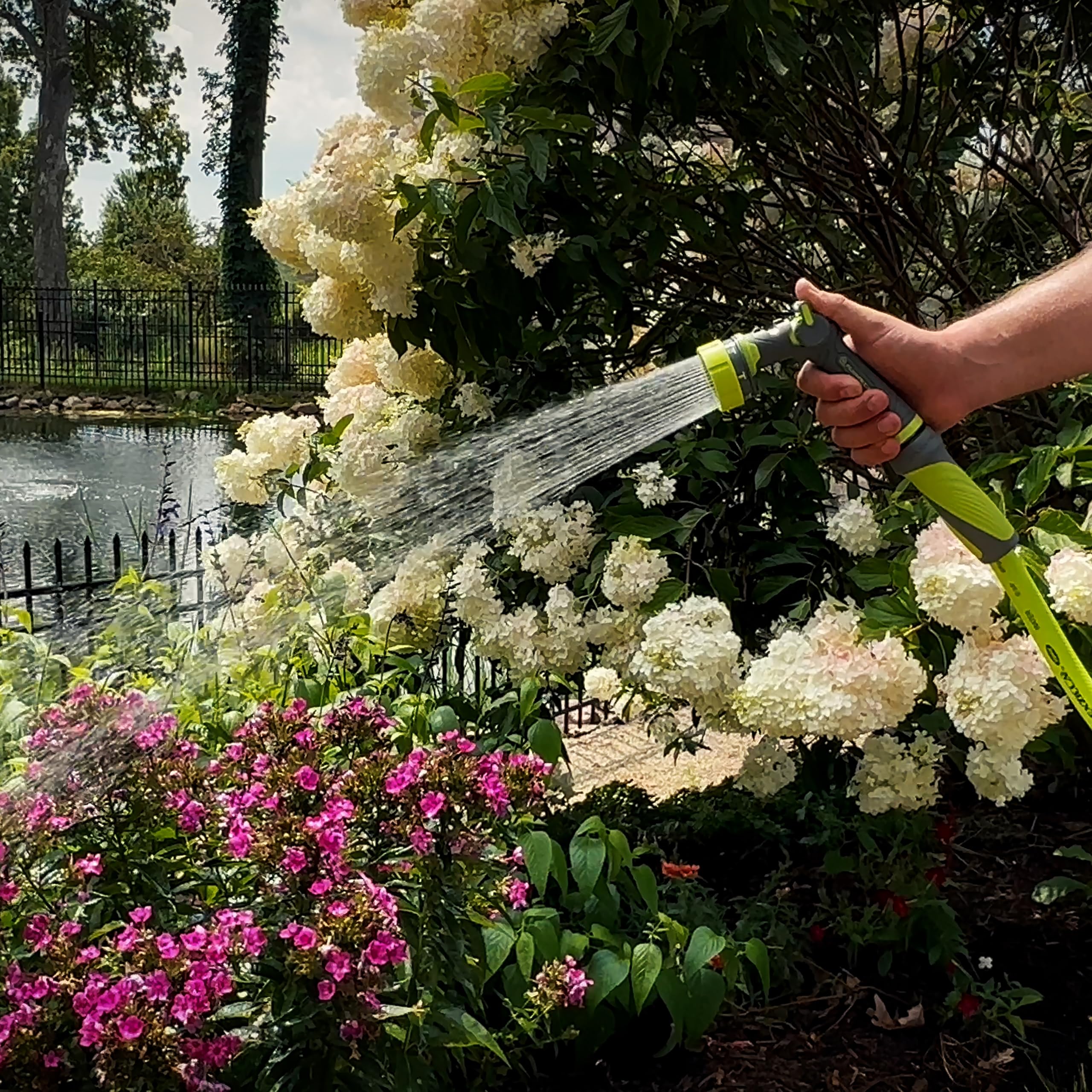 Flexzilla 7-pattern nozzle flat spray broad coverage for quick watering