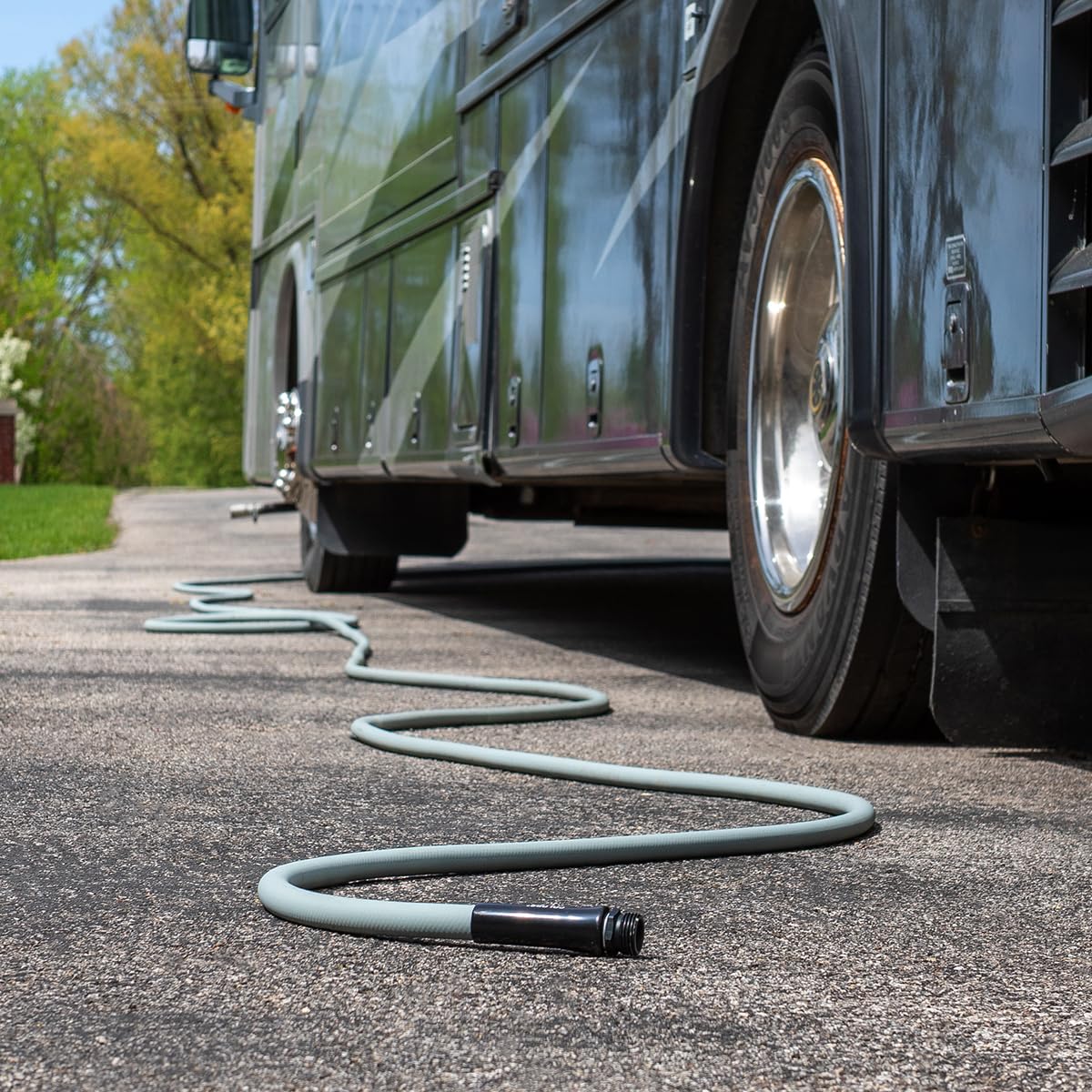 Close look at the crush-resistant anodized aluminum fittings on Flexzilla hose.