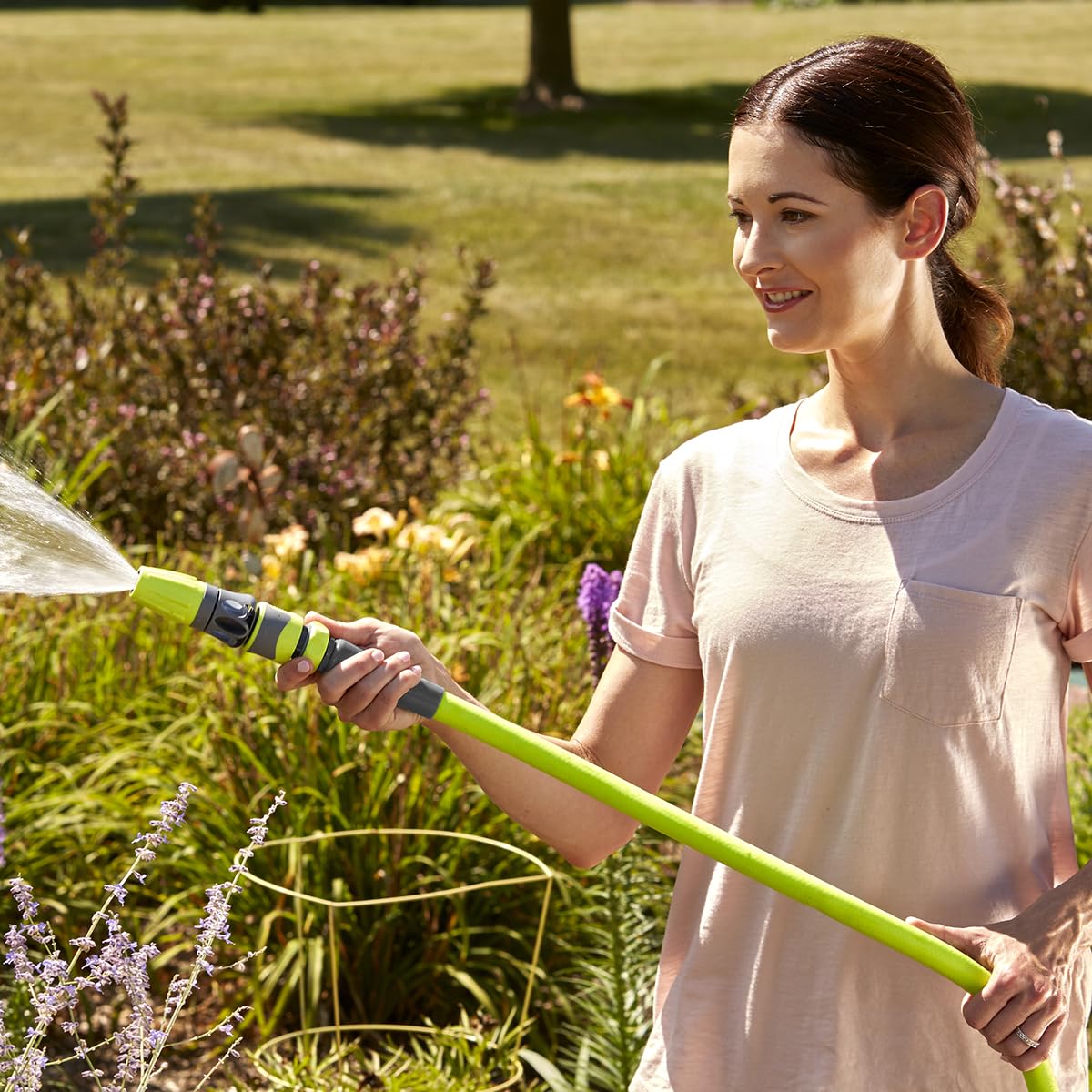 Zero memory design allows the hose to lay flat for tidy layouts.