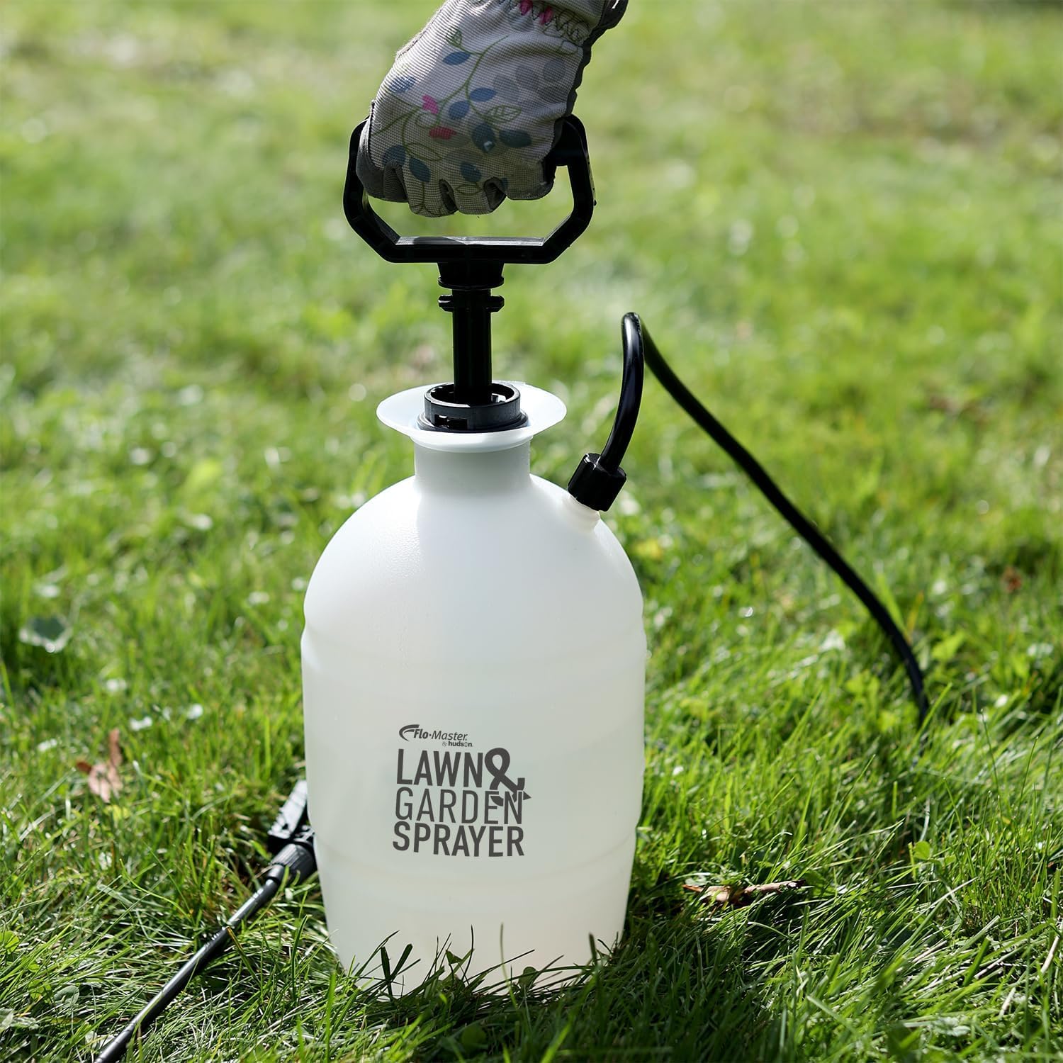 Flo-Master by Hudson 1-gallon capacity keeps tasks portable.