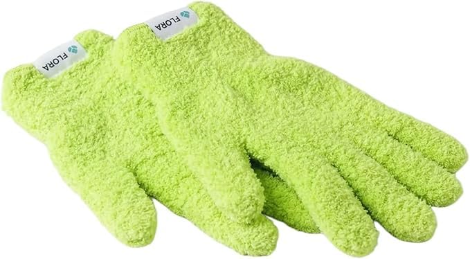 Soft microfiber texture of Flora gloves captures fine dust.