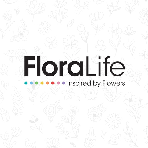 FloraLife Finishing Touch helps petals stay vivid in bouquets.