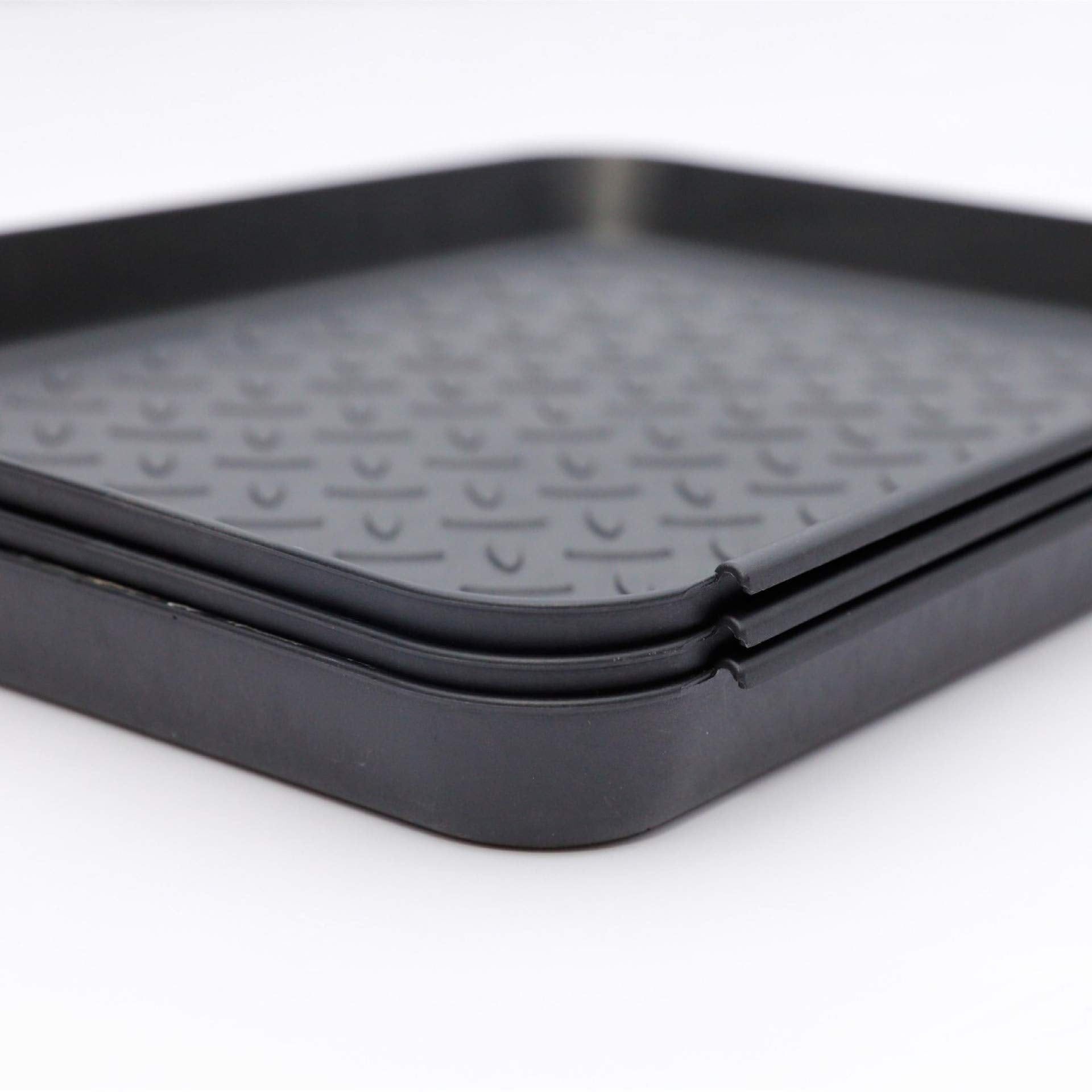 Flowerting-easy-clean-rubber-tray cleans quickly with water and cloth.