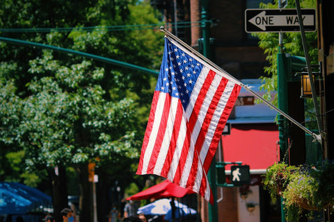 FLYGROW patriotic display flag aids ceremonial events and outdoor ceremonies with lasting color.