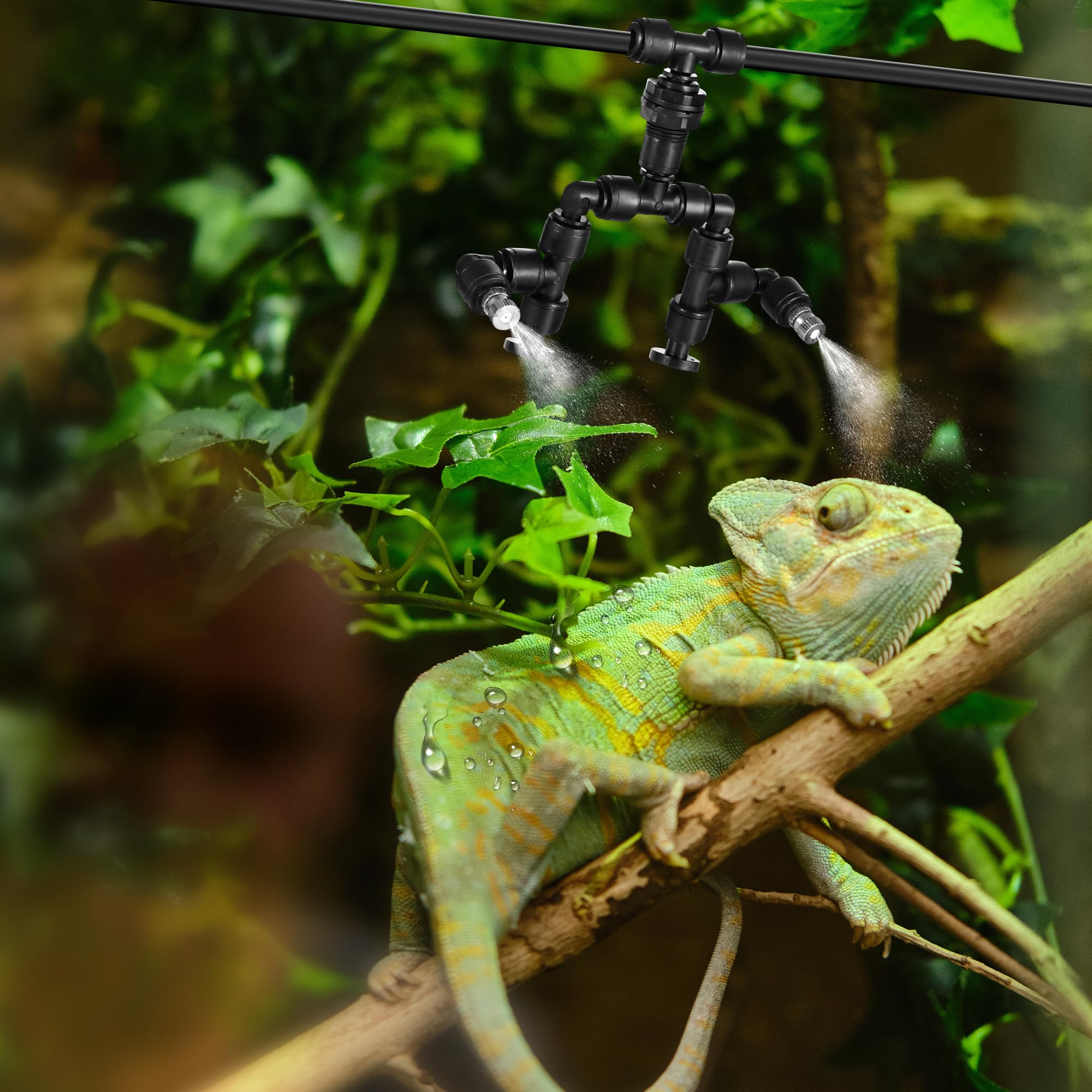 FOGWOWO 360-degree adjustable misting nozzle shown covering the enclosure.
