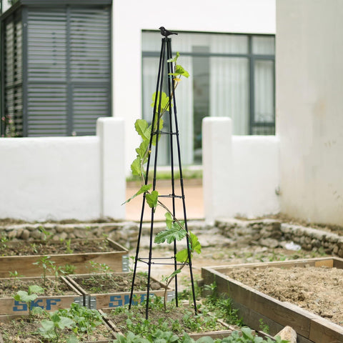 Easy-to-follow assembly guide helps set up trellis quickly.