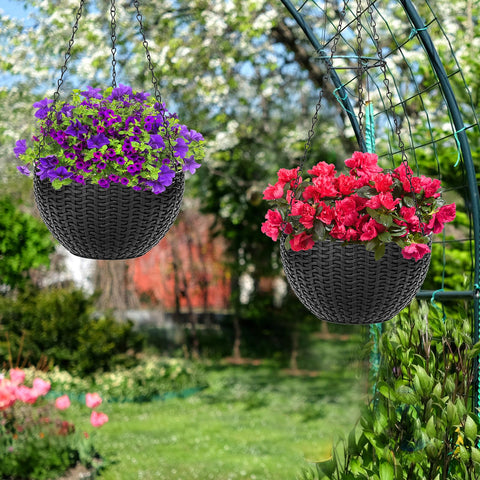 Foraineam drainage plug enables quick indoor/outdoor use changes.