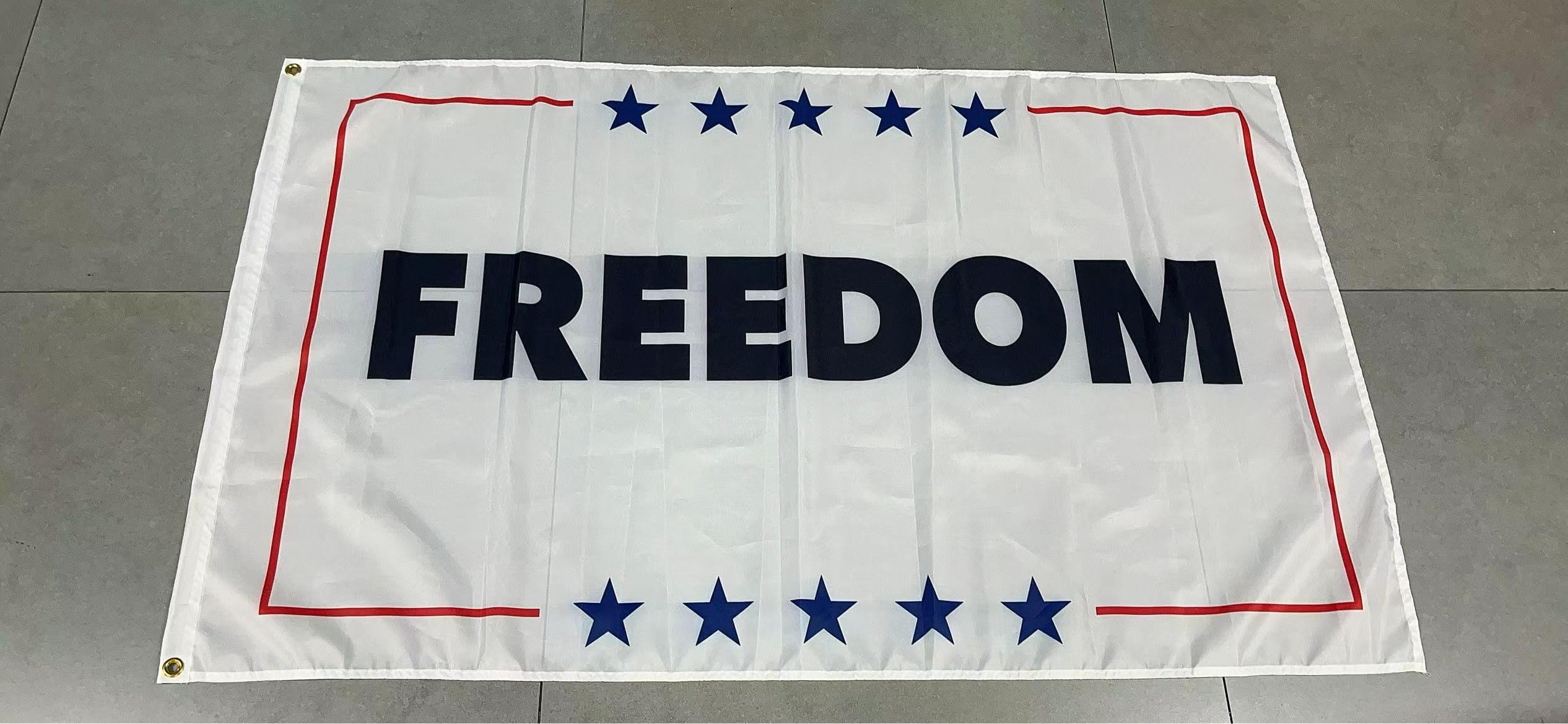 Fosiut patriotic outdoor display suitable for memorials and events