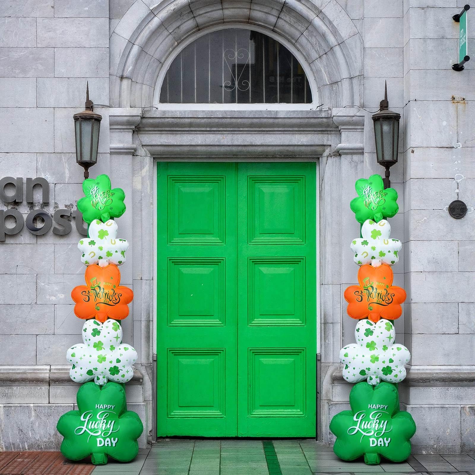 Fourluoo Irish festival shamrock lights enhance nighttime curb appeal.