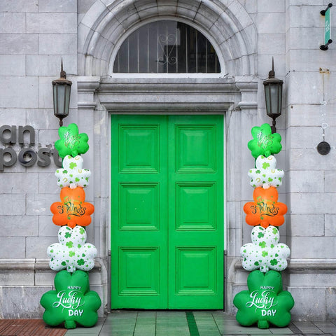 Fourluoo Irish festival shamrock lights enhance nighttime curb appeal.
