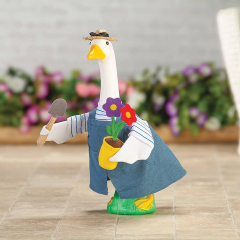 Indoor or protected outdoor display option keeps goose vivid all season