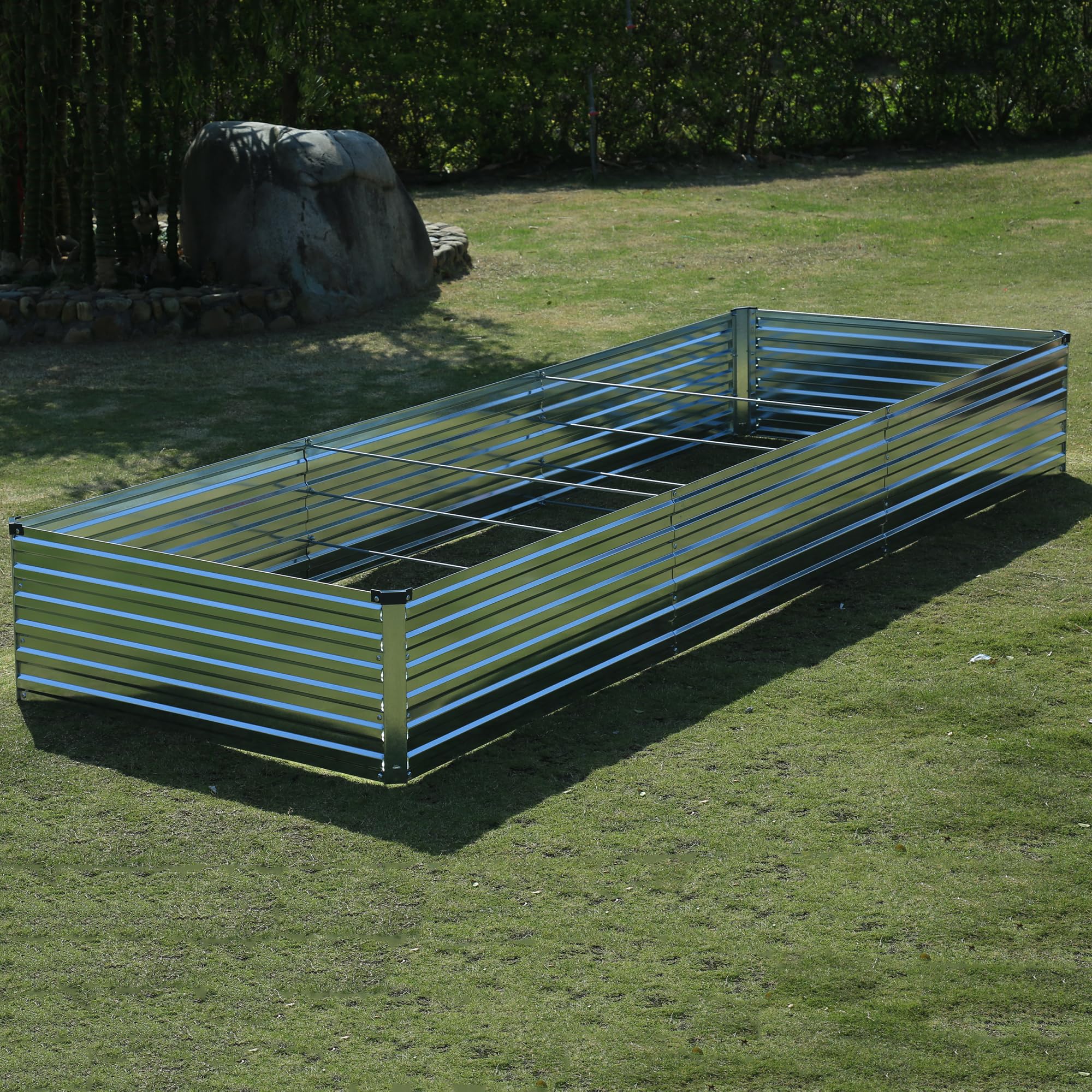 Foxlang galvanized bed details emphasize durability for long-term use.