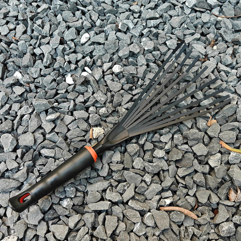 FR Small Hand Rake compact and easy to store after use.