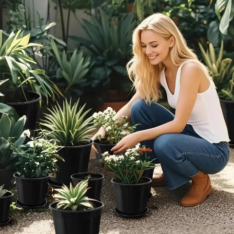 FUIJOL durable outdoor-ready planter resists weather with sturdy plastic.