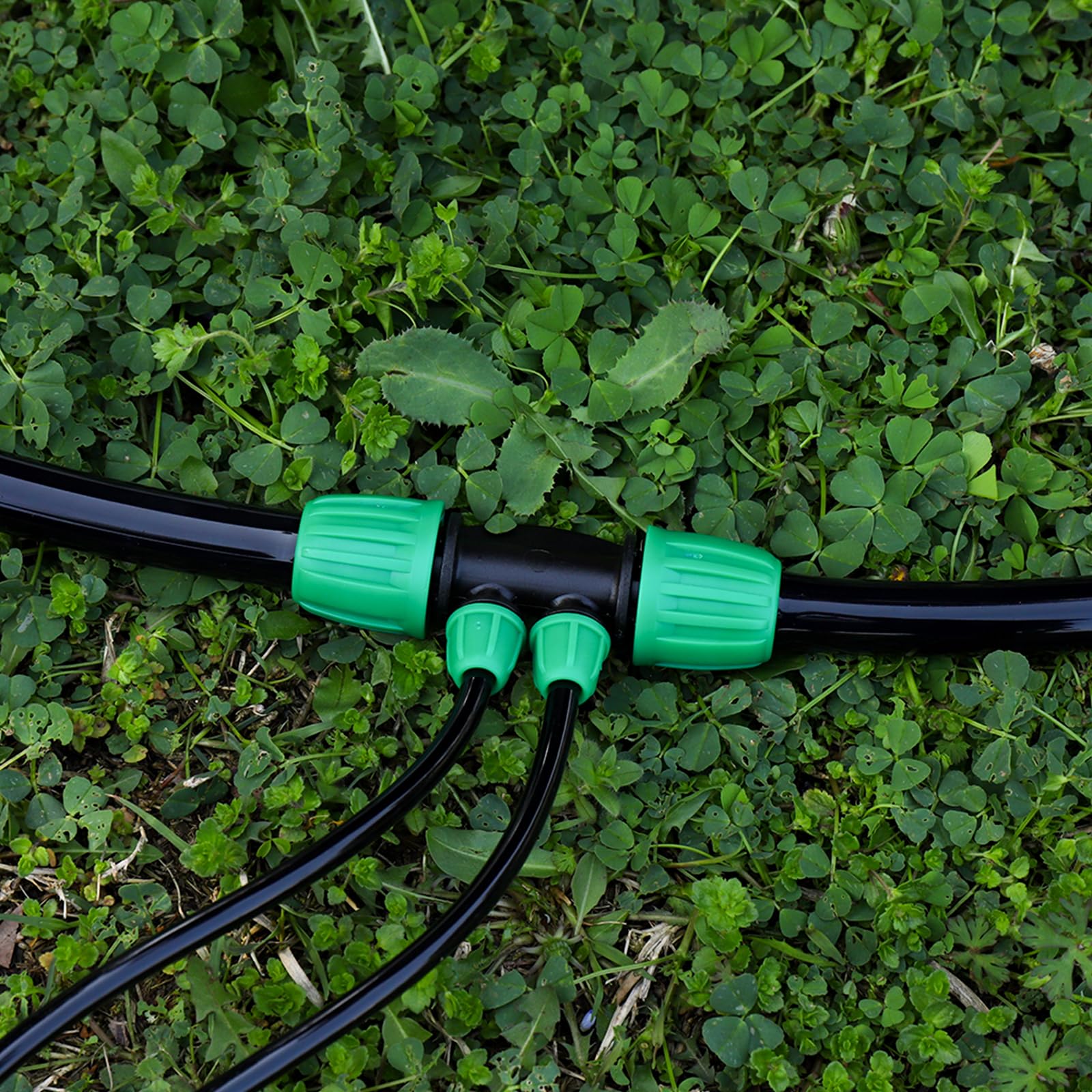 FULAIERGD barbed connectors resist sun exposure for durable outdoor use.