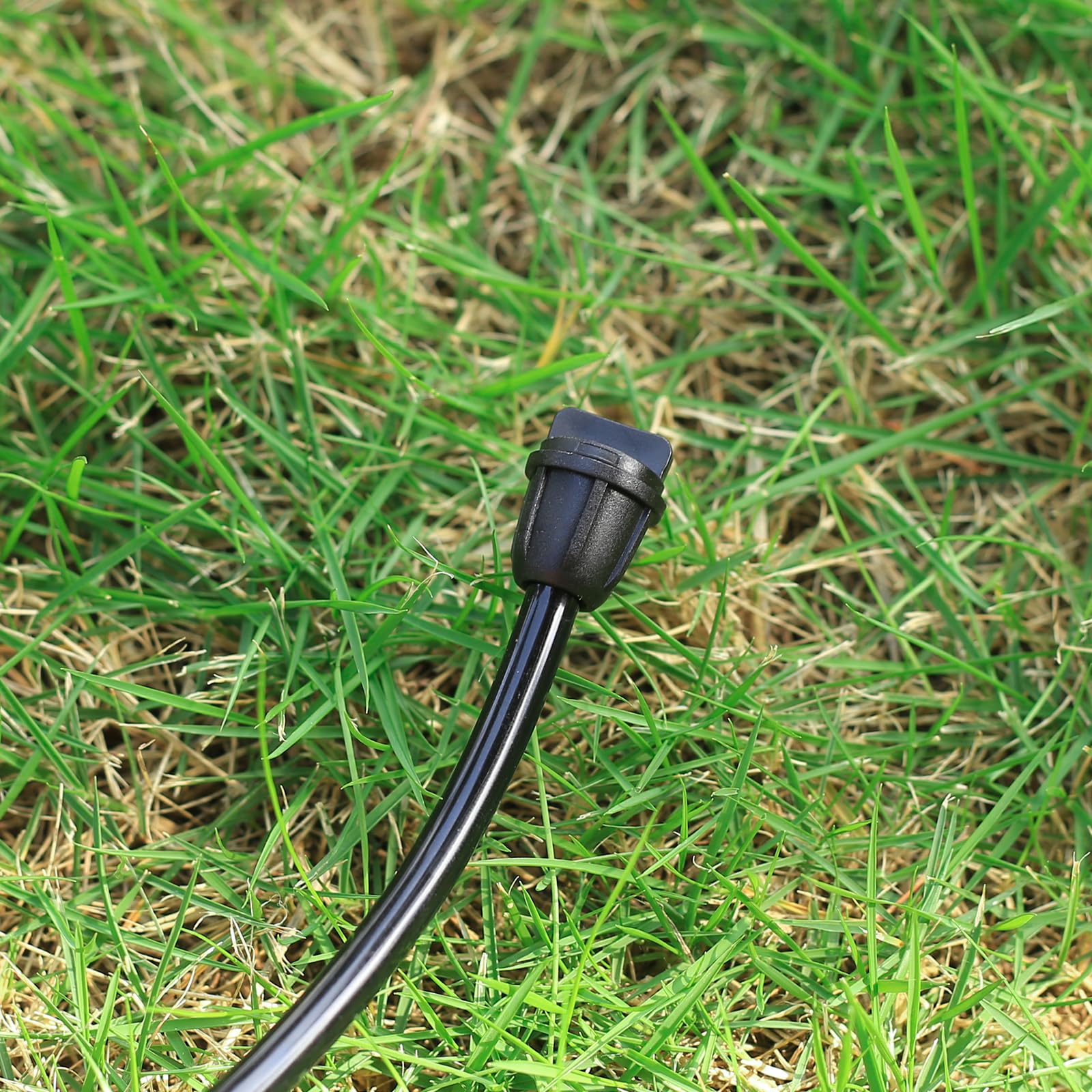 FULAIERGD twist-lock helps irrigation tubing stay secure during use