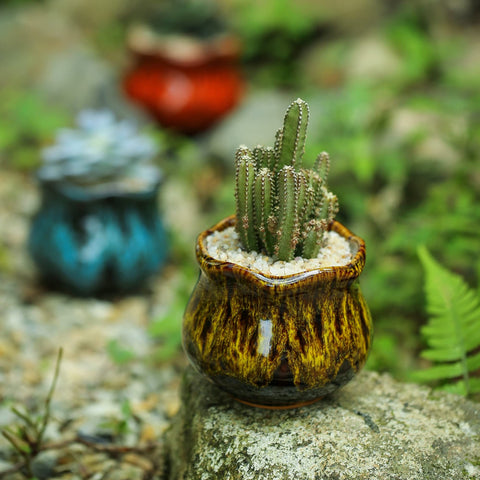 Fulloog crackle glaze planter adds handmade charm to decor