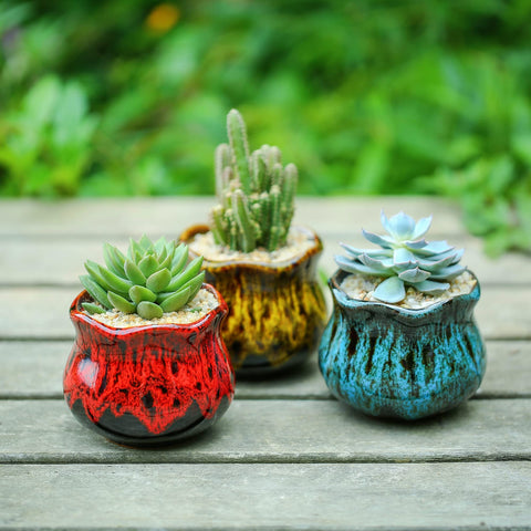 Fulloog ceramic planter with glazed interior and exterior design