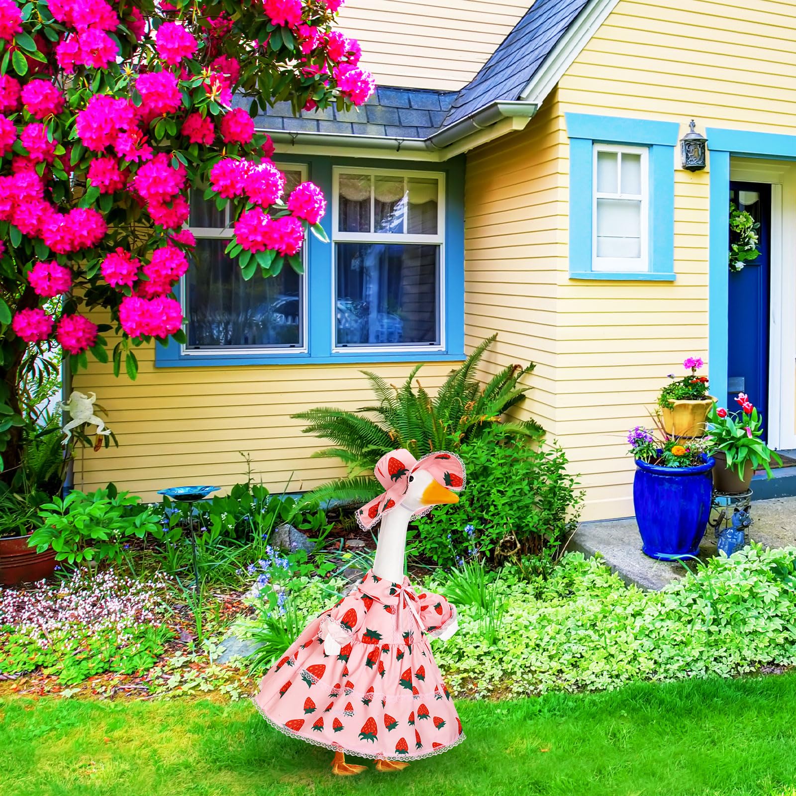 FuWeave complete goose costume simplifies decorating lawns and patios.