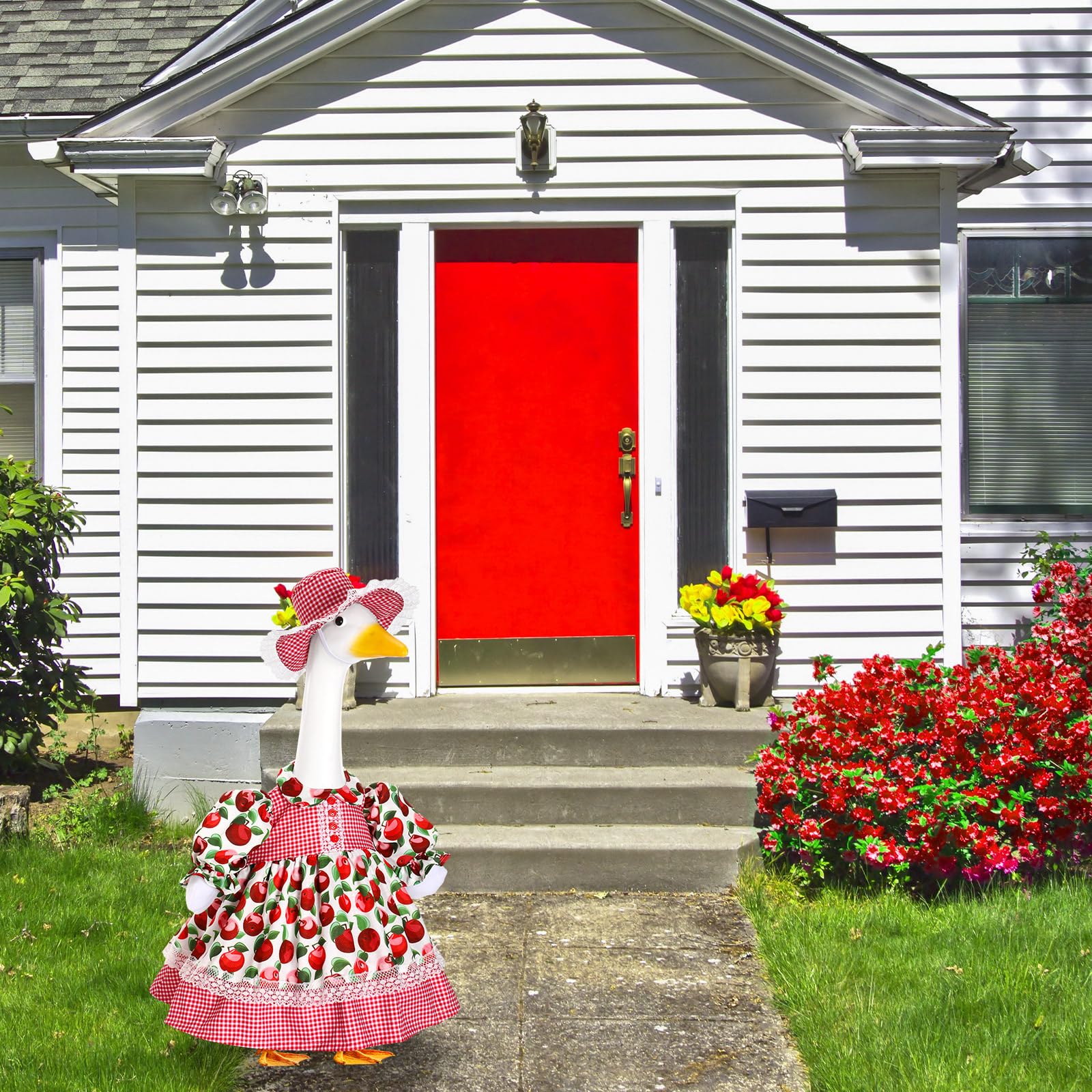 FuWeave fluffy ruffle design boosts curb appeal for outdoor garden scenes.