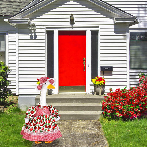 FuWeave fluffy ruffle design boosts curb appeal for outdoor garden scenes.