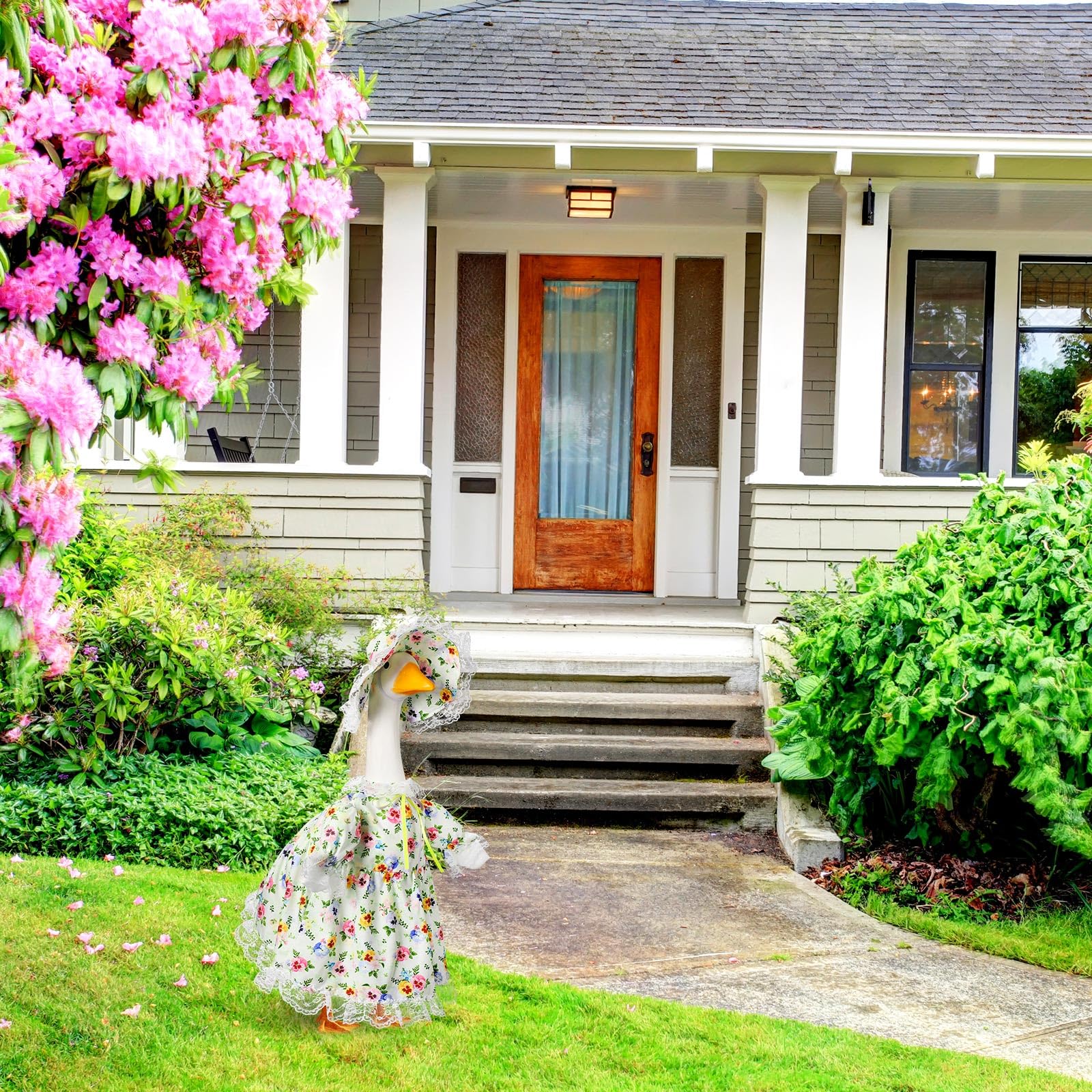 FuWeave 17-inch goose outfit fits standard lawn geese with easy setup.