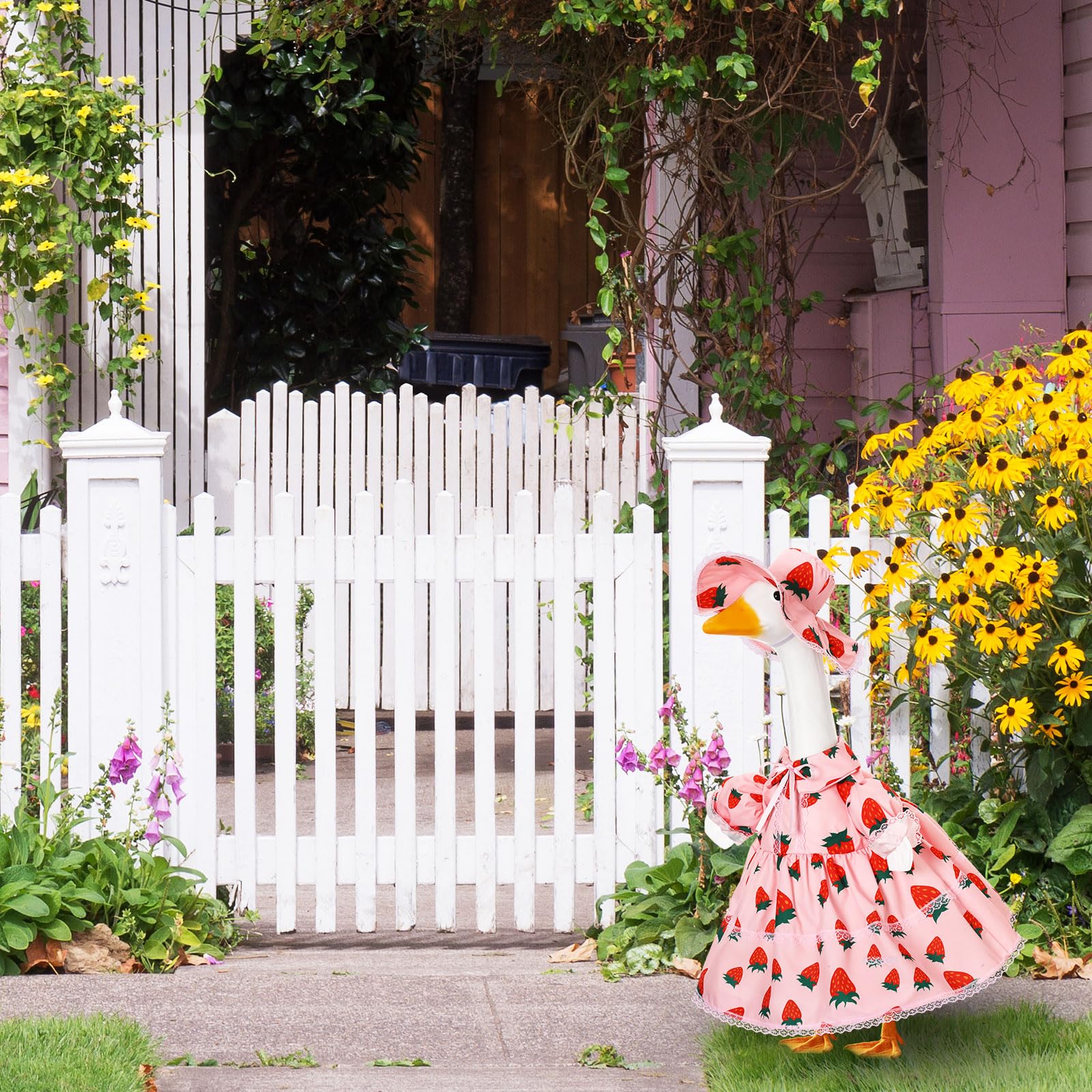 FuWeave outdoor costume withstands summer use for repeated garden dressing.