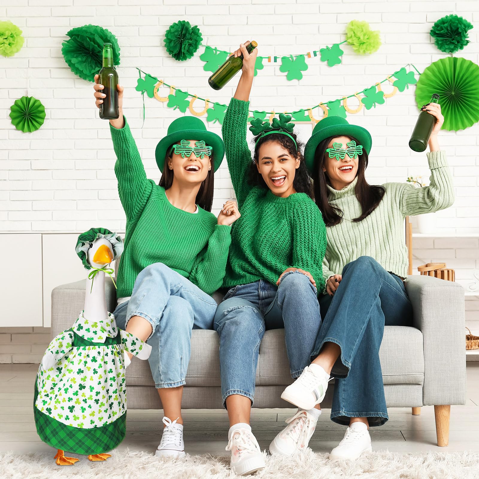 FuWeave gift-ready Saint Patrick's Day set makes a thoughtful present.