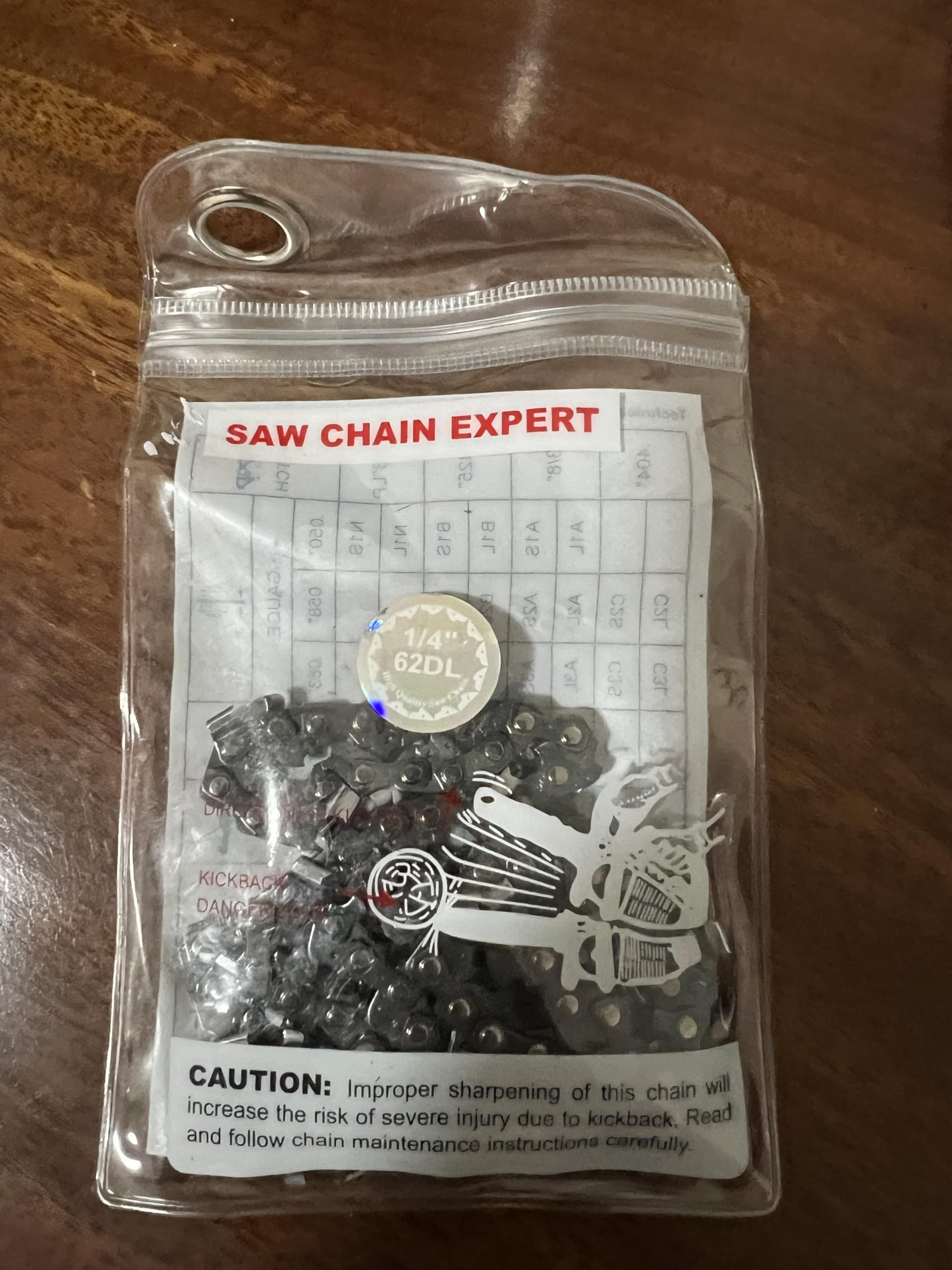 FXAFXA 1/4-inch pitch 62-link chain close-up for smooth, durable cutting