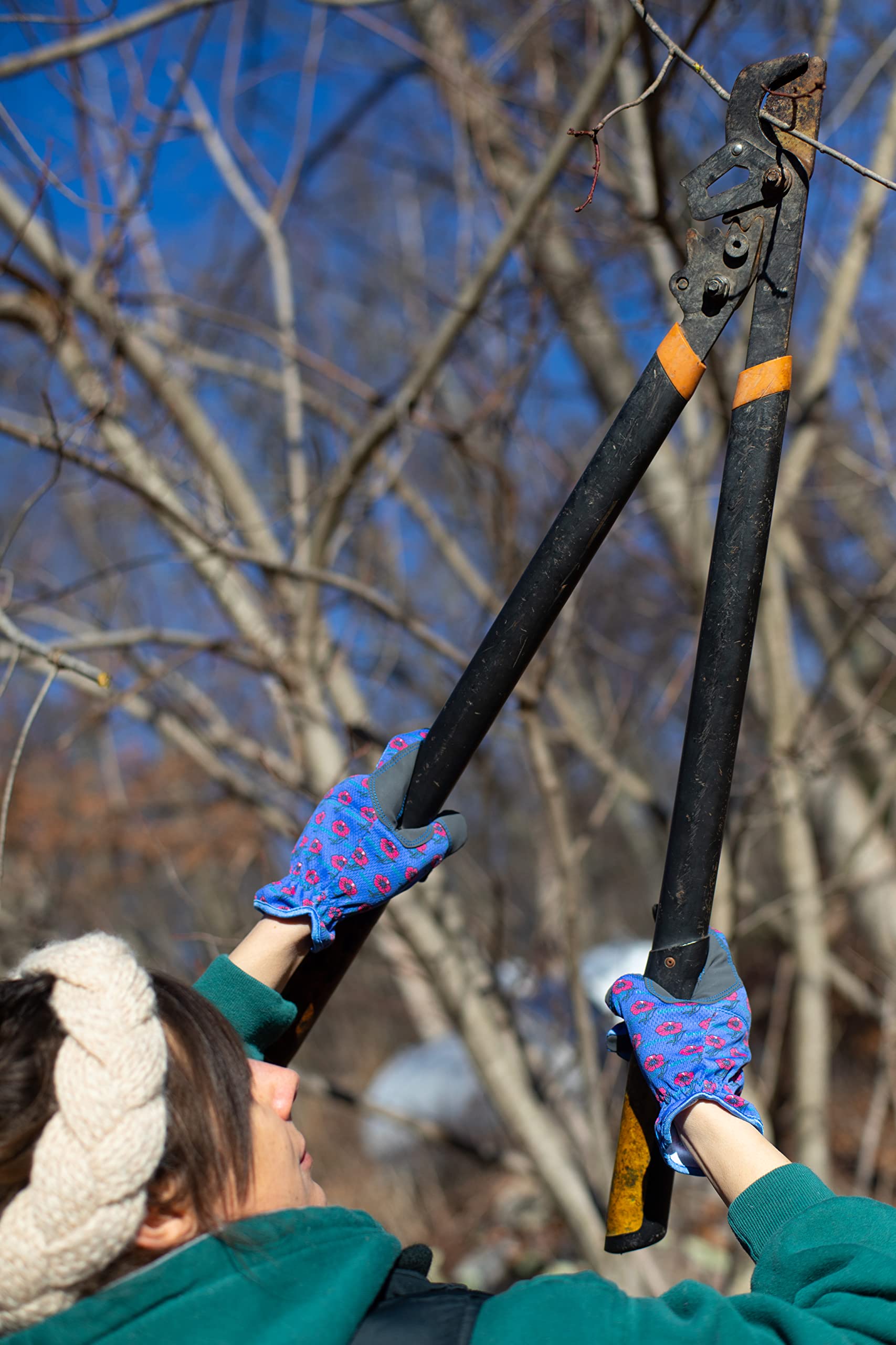 G & F Products non-slip grip helps precise work in damp conditions.