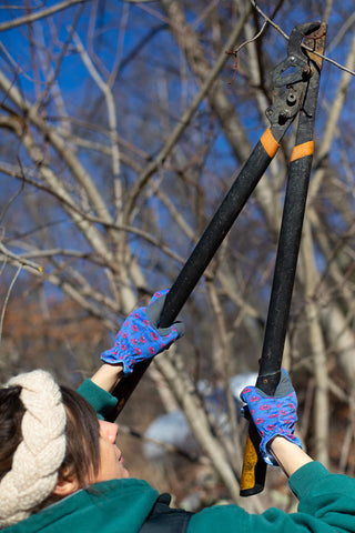G & F Products non-slip grip helps precise work in damp conditions.