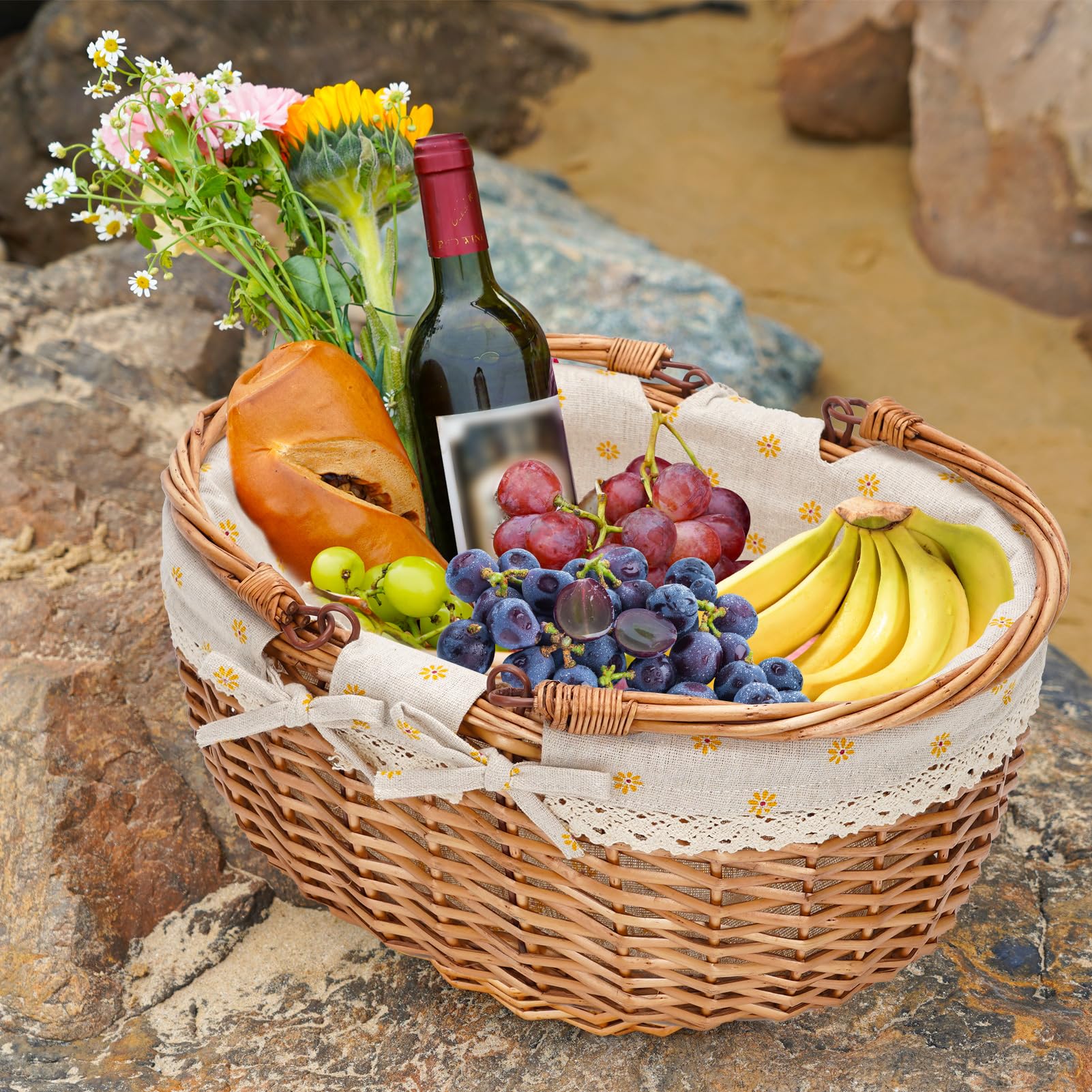 G GOOD GAIN picnic basket with double swing handles, convenient to carry.