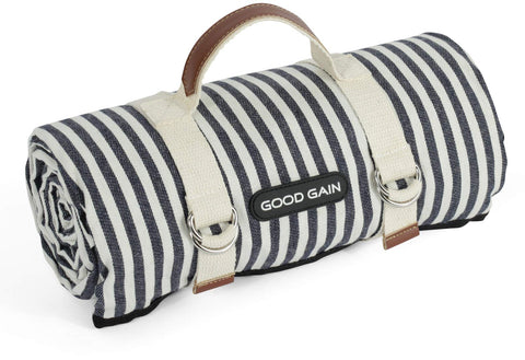 G GOOD GAIN blanket folded for compact carry.