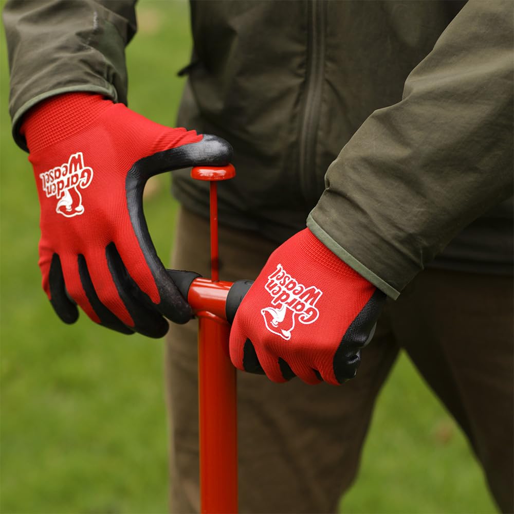 Garden Weasel WeedPopper serrated tines grip weeds to the root for clean extraction.