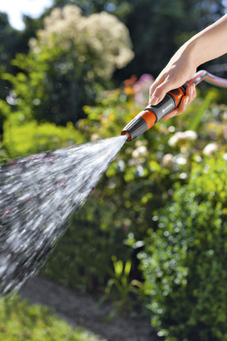 Gardena 37114FP with UV and frost protection preserves performance outdoors.