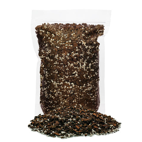Root protection features safeguard Monstera roots in Gardenera potting soil