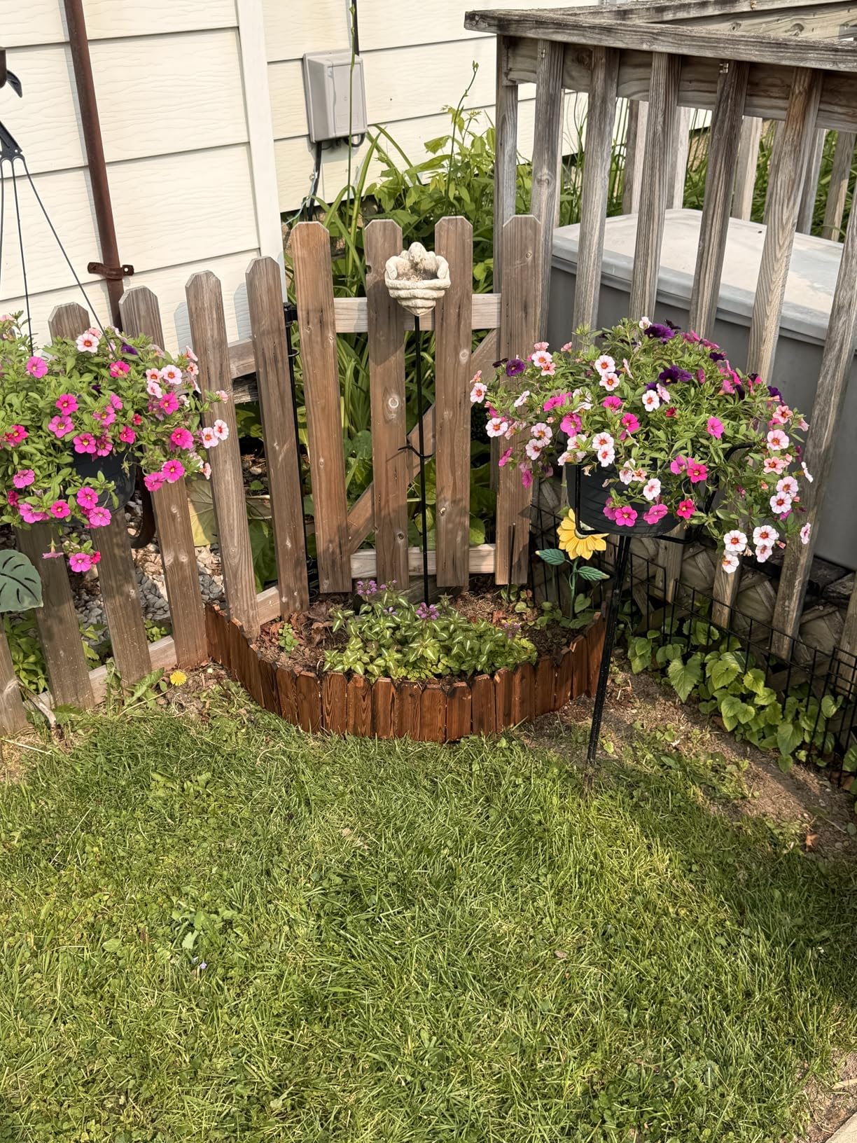GardenFlow flower-bed-border edging defines borders with durable, rustic style.