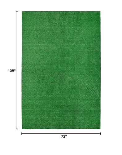 Garland Rug green texture closeup reveals dense, inviting synthetic blades for indoor/outdoor use.