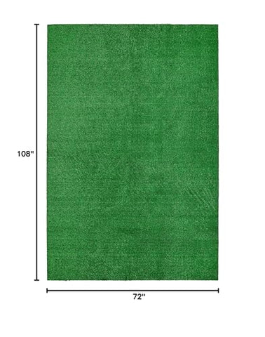 Garland Rug green texture closeup reveals dense, inviting synthetic blades for indoor/outdoor use.