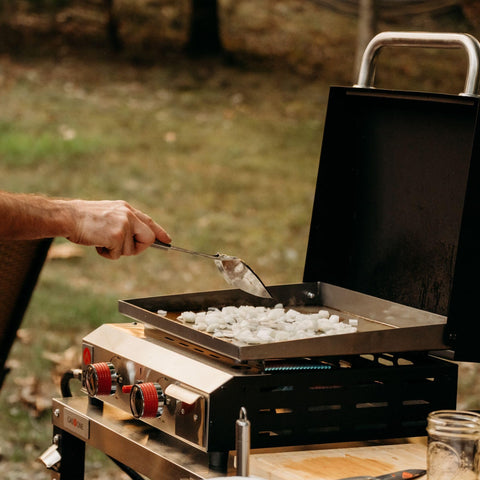 Gas One easy-clean design reduces scrubbing after meals by catching grease and spills.