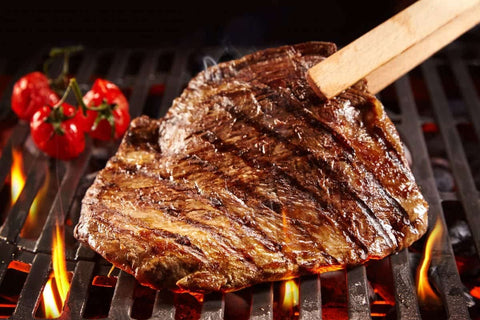 Gcostar 7637 heat-retention grates help steady temperatures for even cooking.