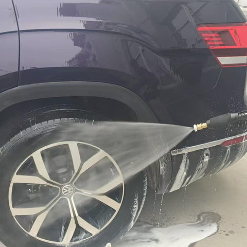 GDHXW cleaning action on driveway and vehicles